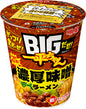 明星 BIGだぜ!一平ちゃん 濃厚味噌ラーメン[12個入、カップ麺、大盛サイズ、うまさやみつき!、ガーリックねり込み麺!、別添合わせ味噌だれ、97g]